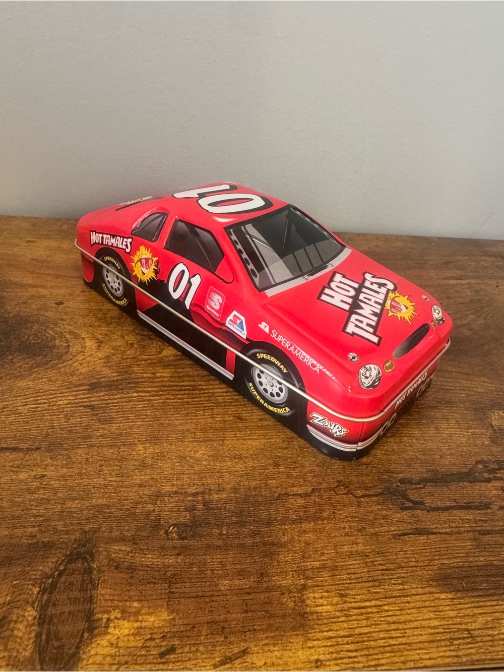 Hot Tamales Mike & Ike Zours Race Car Candy Tin‎ 2001 Speedway Promo